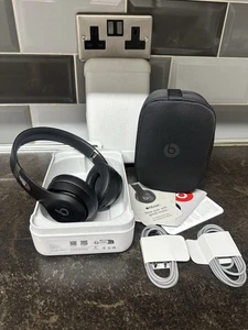 🔥Beats Solo 4 Wireless bluetooth on-ear headphones🔥 - Picture 1 of 9