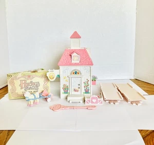 Fisher Price 1988 Precious Places Blue Ribbon Pony Stable Incomplete No Lights - Picture 1 of 14