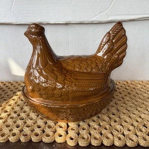 Vintage Moira Pottery Stoneware Hen on Nest / England - Picture 1 of 8