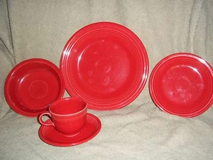 Fiesta Ware 5 Piece Place Setting Scarlet EC - Picture 1 of 1