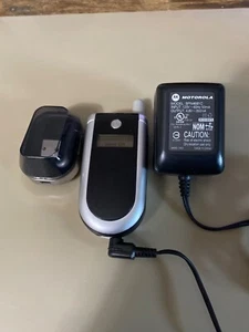 Motorola T-Mobile Flip Phone - WORKING - GSM Retro Cell Phone w/ Original Charge - Photo 1 sur 3