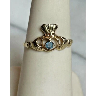 YELLOW GOLD & TOPAZ IRISH CLADDAGH  RING SIZE 3 SKY - Image 1 of 4