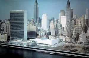 Dupe Slide, New York City Skyscrapers / Aerial View UN Headquarters - Picture 1 of 1