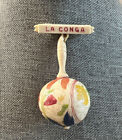 Broszka lata 1940. Vintage La Conga, broszka z dangle maraca, celuloid biżuteria lata czterdzieste
