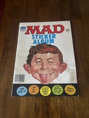 Álbum de pegatinas de revista Fleer Mad 1983 sin usar Alfred E Neuman daños por agua Foto 1 de 3