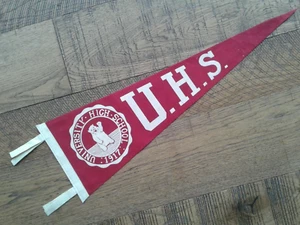 U.H.S. vintage (SCUOLA SUPERIORE UNIVERSITARIA) Pennant - Foto 1 di 2