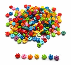 200 piezas lindos pequeños botones de mini flor 2 agujeros, botones de muñeca tamaño 4 mm mezcla colores - Imagen 1 de 6