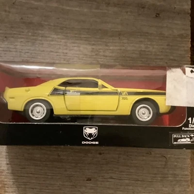 1970 dodge challenger die cast car - Image 1 of 4