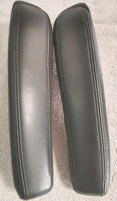 11-20 GRAND CARAVAN TOWN & COUNTRY ARMREST LH RH DRIVER PASSENGER ARMREST BLACK Foto 1 de 4