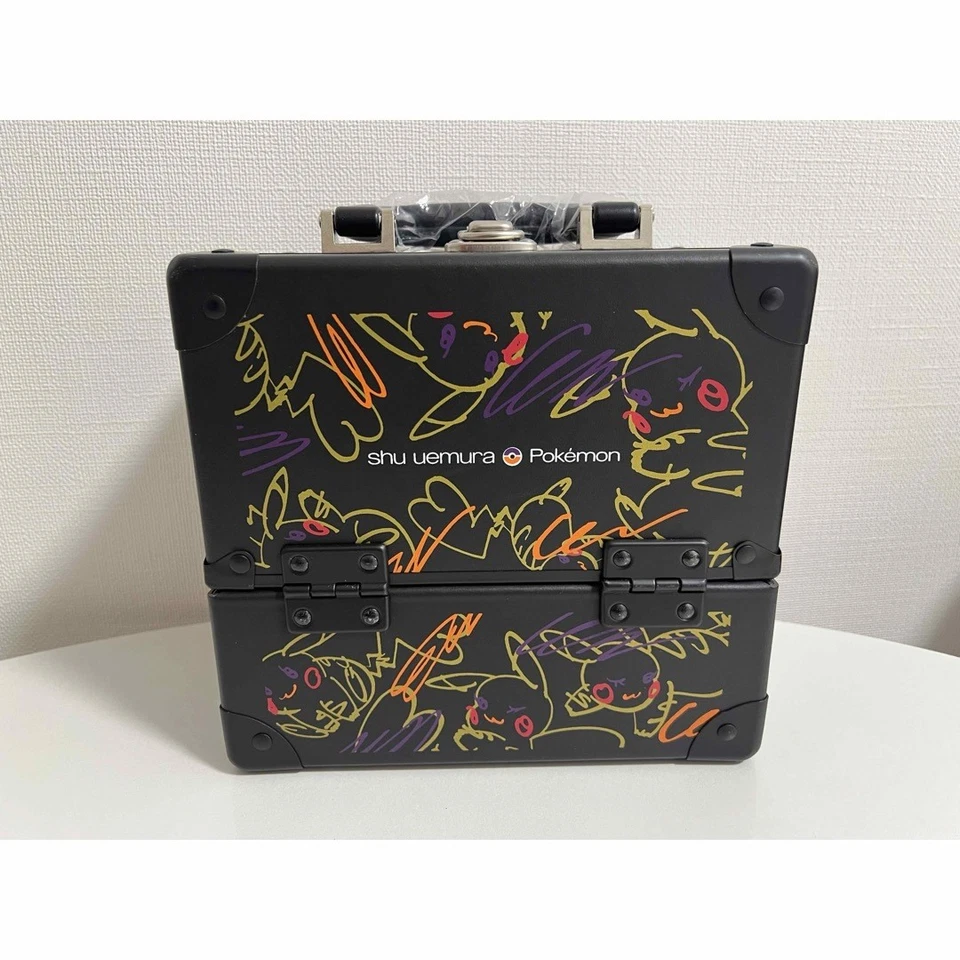 Caja de Maquillaje Pokemon Pikachu Shu Uemura Edición Limitada Colaboración Usada Foto 1 de 4