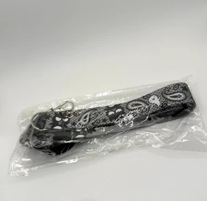 Hello Kitty Sanrio Lanyard - Badtz-maru Paisley Lanyard Brand New Sealed W/ Tag - Picture 1 of 4
