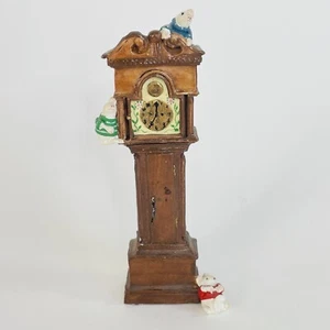 Statuetta vintage tre topi con torre dell'orologio Big Ben - Foto 1 di 9