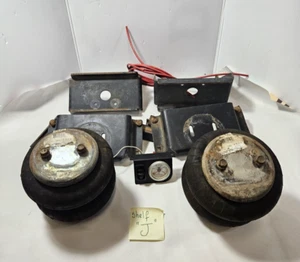 Firestone Ride-Rite Rear Air Bag Helper Springs Kit Chevy GMC Silverado Sierra - Picture 1 of 23