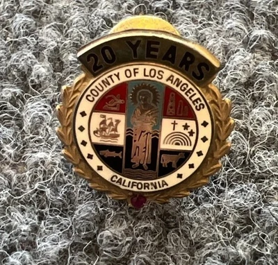 Prendedor de solapa del condado de Los Ángeles “20 años de servicio” relleno de oro 10k de colección  Foto 1 de 4