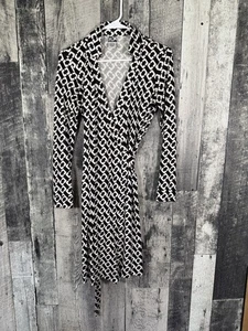 Diane von Furstenberg Women's Size 5 Silk Geometric Long Sleeve Wrap Dress - Picture 1 of 4