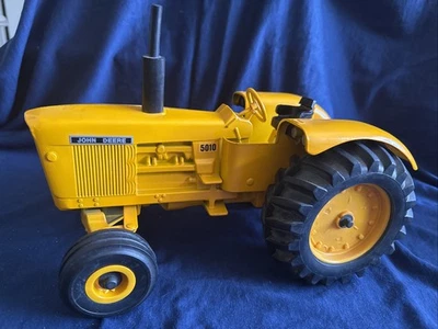 Vintage Ertl John Deere 1963 Model 5010I Industrial Yellow 5010 Tractor 1/16 - Image 1 of 4