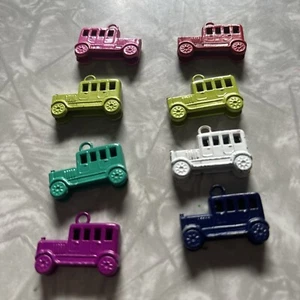 Charm auto in metallo Cracker Jack vintage anni 60 da collezione scegli colore retrò - Foto 1 di 4