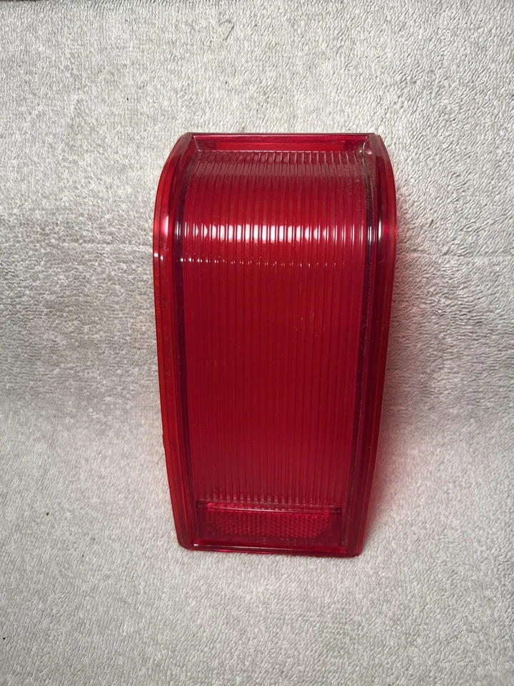 Lente de luz trasera Dodge Coronet 1965 Mopar nuevo de stock Foto 1 de 1