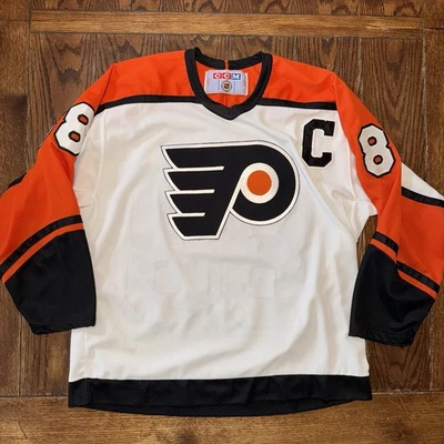 Vintage CCM Philadelphia Flyers Eric Lindros Captain Stitched Jersey Mens Large - Image 1 of 4