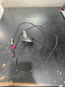 MERCEDES C250 W204 2011 SHARK FIN ANTENNA AERIAL GPS DAB A2048207675 - Picture 1 of 9