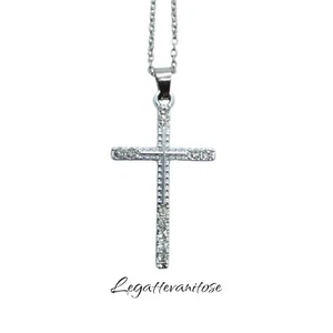 collana con croce zirconi bianchi . crocifisso con collana acciaio placcato oro - Foto 1 di 13