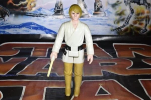 FIGURA ORIGINAL VINTAGE LUKE - LETRA L SOBRE SABLE DE LUZ STAR WARS REF D7223 - Imagen 1 de 10