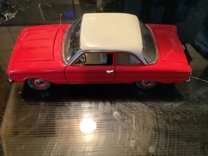 😛😛FRANKLIN MINT***1.24 SCALE***1960 FORD FALCON***NO BOX*** Red/White As/Is - Bild 1 von 12