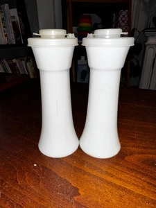 Vintage Tupperware Classic 6" Sanduhr S & P Salz & Pfefferstreuer Set #713 - Bild 1 von 4