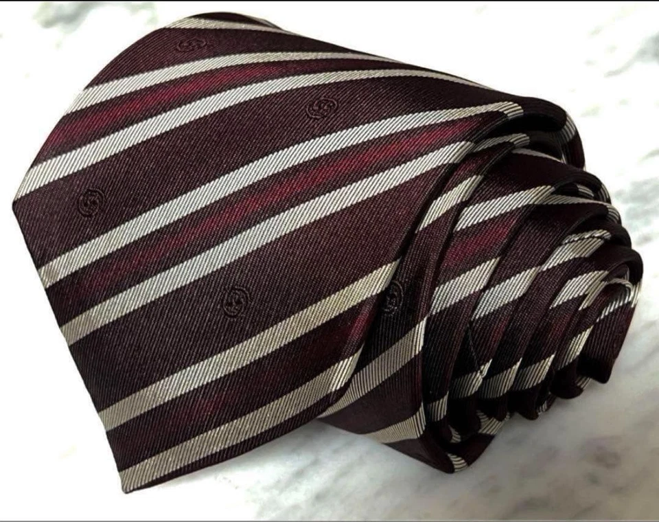 New Unused Gucci Neck Tie Red Silver Striped 100%Silk Made in Italy - Image 1 of 4