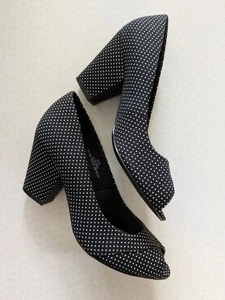 Marks & Spencer Bonitos Zapatos Puntera abierta a Lunares Blanco y Negro Talla 6.5 UK - Imagen 1 de 6