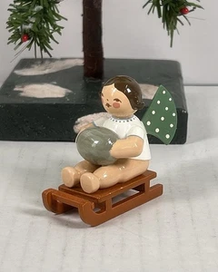 1871/25 Engel auf Schlitten mit Muff Wendt und Kühn Erzgebirge - Picture 1 of 5