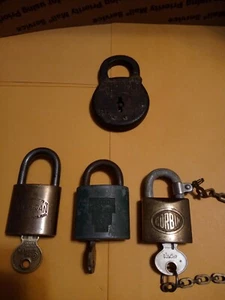 4 Vintage Padlocks Miller-Corbin-Yale Junior-American - Picture 1 of 12