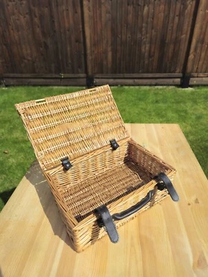 *Fortnum & Mason* Picnic basket wicker hamper traditional premium willow *NEW* - Image 1 of 4
