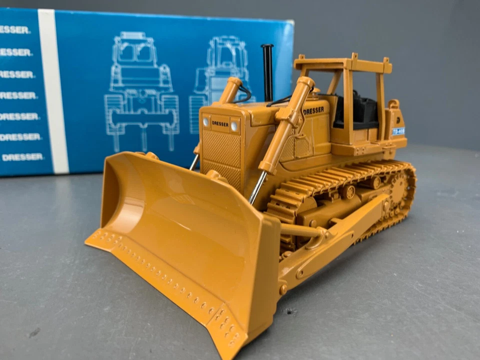 1:48 CCM Dresser TD-40B Track Type Tractor W/Winch O1397 LZ - Image 1 of 4