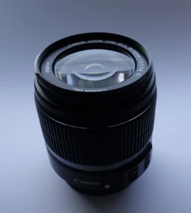 Canon EF-S 18-55mm f/3.5-5.6 IS  Objektiv  für Canon EOS DSLR Kamera - Bild 1 von 2