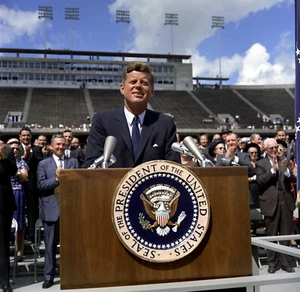 Presidente John F. Kennedy Elegimos ir a la Luna 8x10 Foto En 8.5" x 11" - Imagen 1 de 1