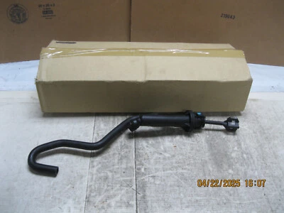 Genuine Mitsubishi OEM 2345A059 Clutch Master Cylinder - Image 1 of 4