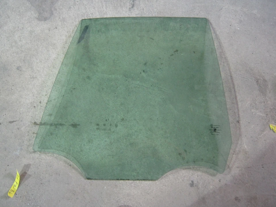 1998 - 2004 Cadillac Seville Sedan Driver Rear Door Glass Foto 1 de 1