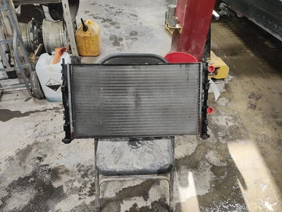 Radiator Sedan V6 Fits 01-06 SEBRING 94520 - Изображение 1 из 4