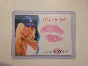 DJ Lady Tribe 2004 Bankwärmer Authentic Kiss Card #2 - Bild 1 von 2