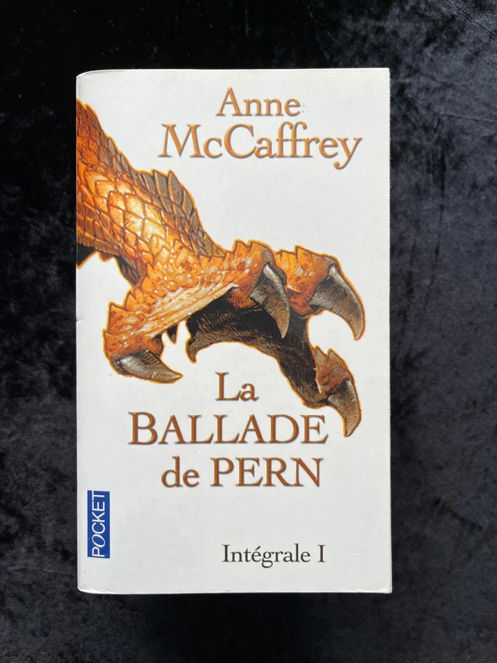 # Intégrale Fantasy - Anne McCAFFREY - LA BALLADE DE PERN T. 1 - Pocket - 2010 - Photo 1/4