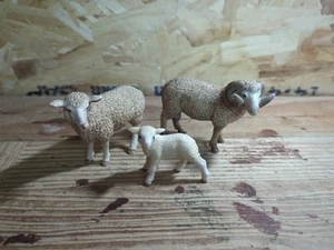 SCHLEICH SHEEP FAMILY Ewe Ram Lamb Farm Figures 2013 Retired Vgc - Picture 1 of 3