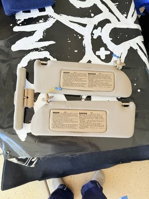 Juego de parasoles Lexus SC400 SC300 con espejo de tocador y luces lámparas color tostado 92-00  Foto 1 de 3