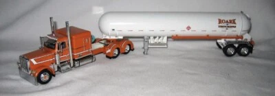 1/64thDCP 60-1917 389 Pete 63” Flatop LP Trailer First One In Series (Exclusive) - Image 1 of 4