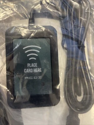 Lector RFID ELATEC TWN4 MultiTech 2 LF HF 7948A-TWN4F3 Foto 1 de 2