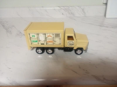 Camión de helados Schwans International de acero prensado Ertl de colección Foto 1 de 4