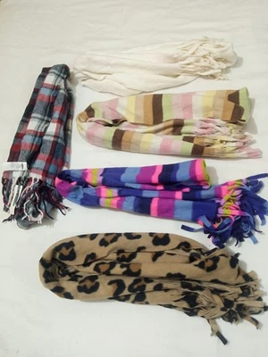 lot of five Old Navy Scarf Shawl Muffler 100% wool - Image 1 of 4