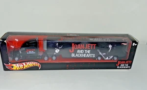 Hot Wheels Tour Haulers - Joan Jett & the Blackhearts - set semirimorchio e semirimorchio - Foto 1 di 8