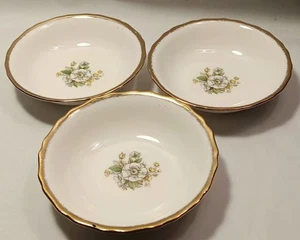 Set of 3 Vintage Chinaware DESSERT BOWLS ~ White-Gold Edges-Carnation. NOS - Picture 1 of 4