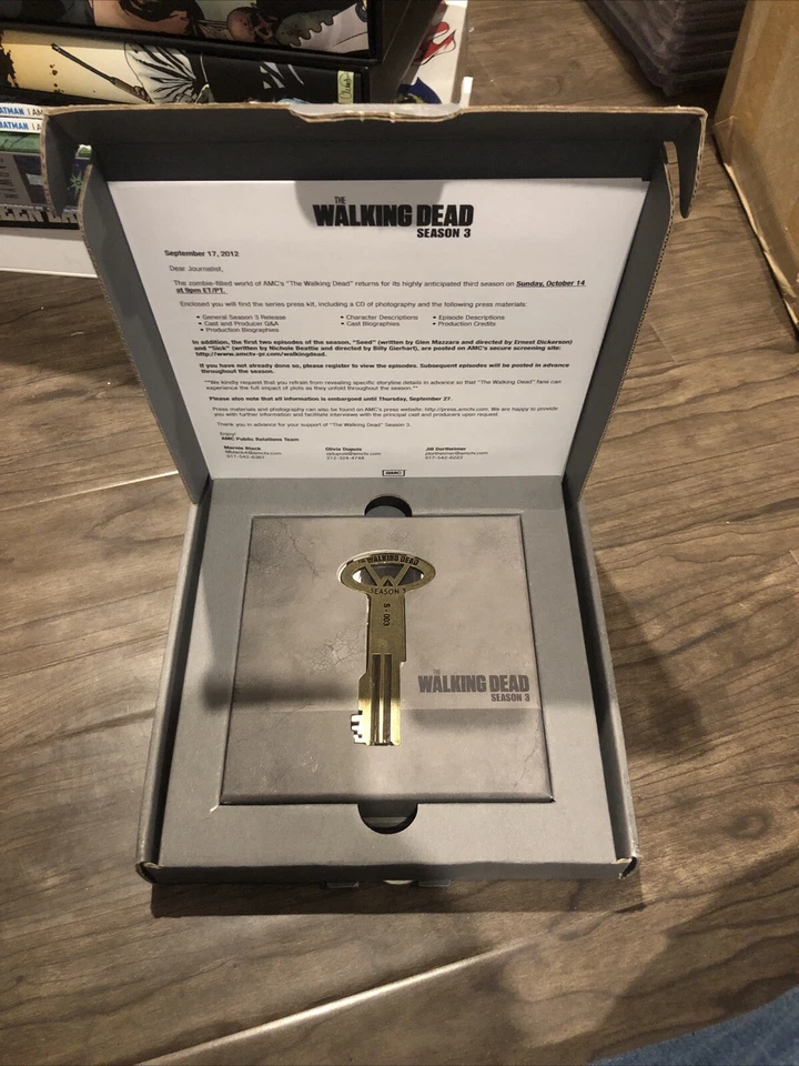 The Walking Dead Season 3 Press Kit With Exclusive Key - Image 1 of 4